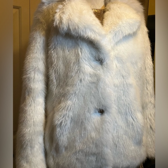 Michael Kors White Faux Fur Coat - Picture 5 of 5